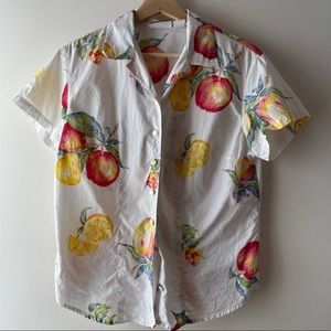 LIZWEAR VTG APPLE WHITE BUTTONED TOP